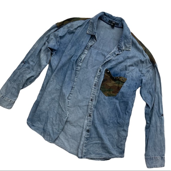 Forever 21 Tops - Forever 21 Long Sleeve Camouflage Denim Top